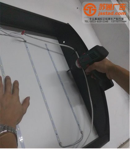 餐饮灯箱_餐饮灯箱设计_肯德基餐饮灯箱制作厂家